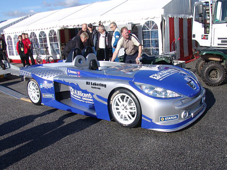 Kent Iversen's nydekorerede Peugeot 207 Spider Cup racer.
(Foto: Motorsporten.dk)